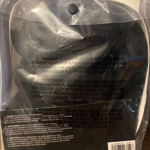 Long Bob black Wig - Halloween Costume or Cosplay - Picture 3 of 3